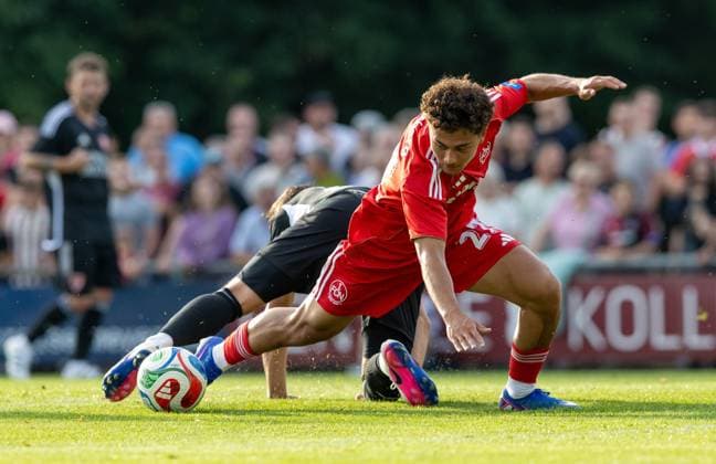 08.07.2026 - Fussball - Saison 2026 2027 - Testspiel Freundschaftsspiel Vorbereitungsspiel: TSV Kornburg - 1. FC Nürnberg Nuernberg FCN ( Club ) - Sportfoto Zink DaMa - xdaxmax - Kai Neuerer (17, TSV Kornburg ) Justin von der Hitz (27, 1. FC Nürnberg FCN ) *** July 8, 2026 Soccer Season 2026–2027 Exhibition Match Friendly Match Preseason Match TSV Kornburg 1 FC Nuremberg Nuremberg FCN Club Sports Photo Zink DaMa xdaxmax Kai Neuerer 17, TSV Kornburg Justin von der Hitz 27, 1 FC Nürnberg FCN