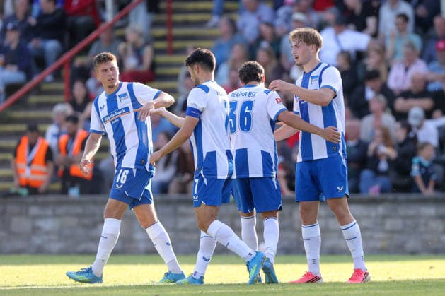 08.07.2026, xtgx, Fussball Testspiel, SV Lichtenberg 47 - Hertha BSC Berlin emspor, v.l. Hertha um Niklas Hildebrandt (Hertha, 26) Jubel, Torjubel, jubelt ueber das Tor, celebrate the goal, celebration (DFL DFB REGULATIONS PROHIBIT ANY USE OF PHOTOGRAPHS as IMAGE SEQUENCES and or QUASI-VIDEO) Berlin *** July 8, 2026, xtgx, soccer exhibition match, SV Lichtenberg 47 vs. Hertha BSC Berlin, from left: Hertha s Niklas Hildebrandt, Hertha, 26, cheering, Goal celebration, celebrating the goal, DFL DFB REGULATIONS PROHIBIT ANY USE OF PHOTOGRAPHS as IMAGE SEQUENCES and or QUASI-VIDEO Berlin