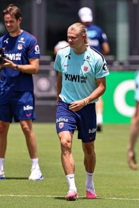 FT LAUDERDALE, FL - JULY 08: Erling Haaland 9 of Norway attends a training session in preparation for a FIFA World Cup, WM, Weltmeisterschaft, Fussball 26 Quarter-Final game between Norway and England on July 8, 2026 at at the Inter Miami CF Stadium, Fort Lauderdale, Florida.(Photo by Chris Arjoon) SOCCER: JUL 08 FIFA World Cup 26 - Norway Training EDITORIAL USE ONLY Icon26070800000020