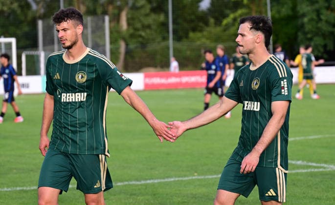 08.07.2026 - Fussball - Saison 2026 2027 - Testspiel Freundschaftsspiel Vorbereitungsspiel - SC Eltersdorf ( SCE Quecken ) - SpVgg Greuther Fürth ( Kleeblatt ) - - Sportfoto Zink - xwoxzix - regulations prohibit any use of photographs as image sequences and or quasi-video - only for editorial use - Sebastian Marx (28, SC Eltersdorf ) Patrick Ort (14, SC Eltersdorf ) enttäuscht Enttäuschung nach Spielende *** July 8, 2026 Soccer Season 2026–2027 Exhibition Match Friendly Match Preseason Match SC Eltersdorf SCE Quecken SpVgg Greuther Fürth Kleeblatt Sports Photo Zink xwoxzix Regulations prohibit any use of photographs as image sequences and or quasi-video; for editorial use only for editorial use only. Sebastian Marx, 28, SC Eltersdorf; Patrick Ort, 14, SC Eltersdorf, disappointed; disappointment after the game