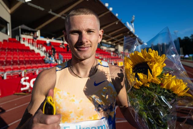 260708 Carl Bengtström Örgryte IS jublar efter vinsten i herrarnas 400 meter häck under friidrottstävlingen Folksam Grand Prix den 8 juli 2026 i Karlstad. *** July 8, 2026: Carl Bengtström of Örgryte IS celebrates after winning the men’s 400-meter hurdles at the Folksam Grand Prix track and field meet on July 8, 2026, in Karlstad  Copyright: FREDRIKxKARLSSON BB260708FK095
