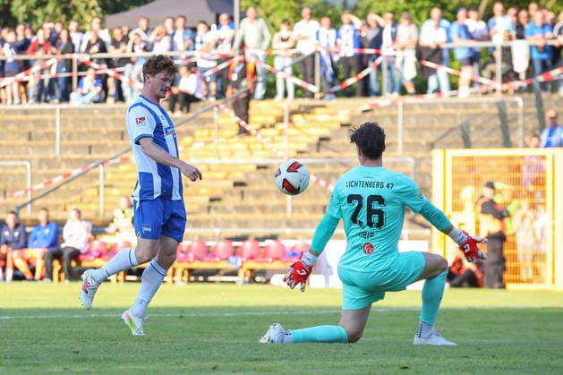 08.07.2026, xtgx, Fussball Testspiel, SV Lichtenberg 47 - Hertha BSC Berlin emspor, v.l. Sebastian Groenning (Grönning, Hertha, 17) schiesst Tor, schießt, Torschuetze, erzielt Tor, Treffer, scores the goal 0:4 (DFL DFB REGULATIONS PROHIBIT ANY USE OF PHOTOGRAPHS as IMAGE SEQUENCES and or QUASI-VIDEO) Berlin *** July 8, 2026, xtgx, soccer exhibition match, SV Lichtenberg 47 vs. Hertha BSC Berlin emspor, from left: Sebastian Groenning Grönning, Hertha, 17 scores a goal, shoots, goal scorer, scores, goal, scores the goal 0–4 DFL DFB REGULATIONS PROHIBIT ANY USE OF PHOTOGRAPHS as IMAGE SEQUENCES and or QUASI-VIDEO Berlin