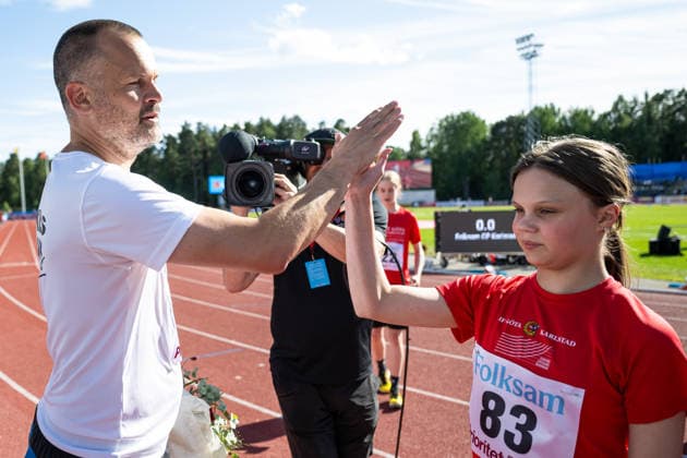 260708 Stefan Holm och Emma Karlsson Domeij IF Göta Karlstad under friidrottstävlingen Folksam Grand Prix den 8 juli 2026 i Karlstad. *** July 8, 2026: Stefan Holm and Emma Karlsson Domeij of IF Göta Karlstad at the Folksam Grand Prix track and field meet on July 8, 2026, in Karlstad  Copyright: FREDRIKxKARLSSON BB260708FK096