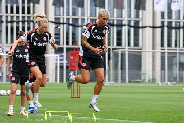 2026.07.08 xjfx Trainingsauftakt 1.Bundesliga Team Eintracht Frankfurt Frauen v.l., Sara Doorsoun Khajeh (Eintracht Frankfurt) in aktion, in action, (DFL DFB REGULATIONS PROHIBIT ANY USE OF PHOTOGRAPHS as IMAGE SEQUENCES and or QUASI-VIDEO) *** July 8, 2026 xjfx Training Kickoff 1 Bundesliga Team Eintracht Frankfurt Women v l, Sara Doorsoun Khajeh Eintracht Frankfurt in action, DFL and DFB regulations prohibit any use of photographs as image sequences and or quasi-video Copyright: HMBxMedia JoaquimxFerreira