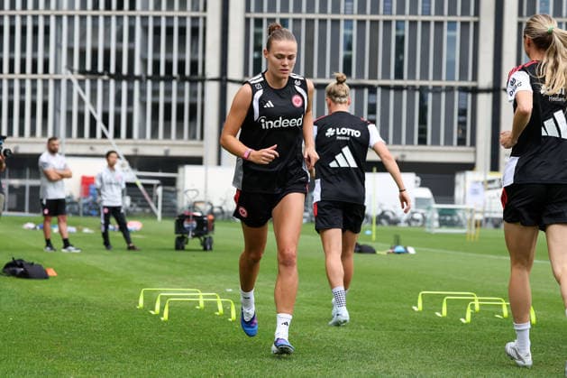 2026.07.08 xjfx Trainingsauftakt 1.Bundesliga Team Eintracht Frankfurt Frauen v.l., Martthine Ostenstad (Eintracht Frankfurt) in aktion, in action, (DFL DFB REGULATIONS PROHIBIT ANY USE OF PHOTOGRAPHS as IMAGE SEQUENCES and or QUASI-VIDEO) *** July 8, 2026 xjfx Training Kickoff 1 Bundesliga Team Eintracht Frankfurt Women v l, Martthine Ostenstad Eintracht Frankfurt in action, DFL and DFB regulations prohibit any use of photographs as image sequences and or quasi-video Copyright: HMBxMedia JoaquimxFerreira