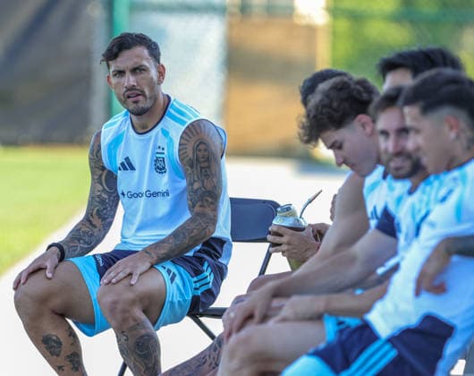 JULY 8, 2026: Argentina midfielder Leandro Paredes (5) looks on during practice ahead of their match against Switzerland at Compass Minerals National Performance Center in Kansas City, KS. CSM FIFA World Cup, WM, Weltmeisterschaft, Fussball 2026: Argentina JUL 8th  - ZUMAc04_ 20260708_zma_c04_010 Copyright: xRomanxPunox