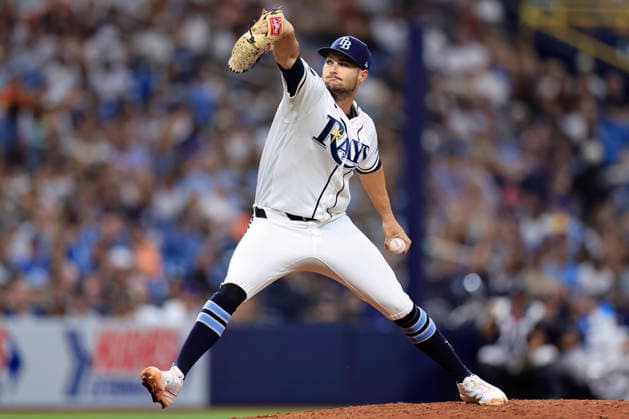 July 8, 2026, St. Petersburg, Florida, USA: Tampa Bay Rays starting pitcher Shane McClanahan (18) delivers a pitch during an MLB, Baseball Herren, USA game against the New York Yankees on July 8, 2026 at Tropicana Field. The Rays beat the Yankees 3-0. MLB 2026: Tampa Bay Rays 3 : 0 New York Yankees  - ZUMAh180 20260708_zsp_h180_014 Copyright: xKimxHukarix