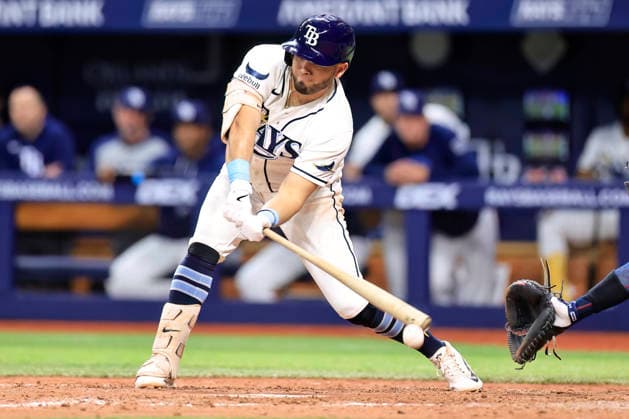 July 8, 2026, St. Petersburg, Florida, USA: Tampa Bay Rays first baseman Jonathan Aranda (8) hits a sacrifice fly and scores shortstop Taylor Walls (6) during an MLB, Baseball Herren, USA game against the New York Yankees on July 8, 2026 at Tropicana Field. The Rays beat the Yankees 3-0. MLB 2026: Tampa Bay Rays 3 : 0 New York Yankees  - ZUMAh180 20260708_zsp_h180_048 Copyright: xKimxHukarix