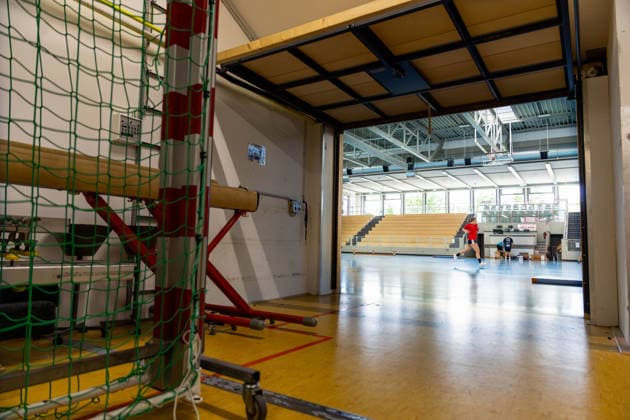08.07.2026, GER, Handball, Frauen, Saison 2026 2027, Alsco 1.Bl, Thueringer HC Trainingseinheit Saisonvorbereitung Teresa von Prittwitz Start in die Saisonvorbereitung mit einem Hallentraining in der Heimhalle Heimspielstätte mit einen traditionellen Spiel des Thüringer HC, organisiert durch das Trainerduo. 99947 Bad Langensalza Salza Halle Sporthalle Mehrz Thüringen Deutschland *** July 8, 2026, GER, Handball, Women, 2026–2027 Season, Alsco 1st Division, Thüringer HC Pre-season Training Session Teresa von Prittwitz Kicks off pre-season training with an indoor session at the home arena, the traditional venue for the Thüringer HC, organized by the coaching duo 99947 Bad Langensalza Salza Halle Sporthalle Mehrz Thuringia Germany