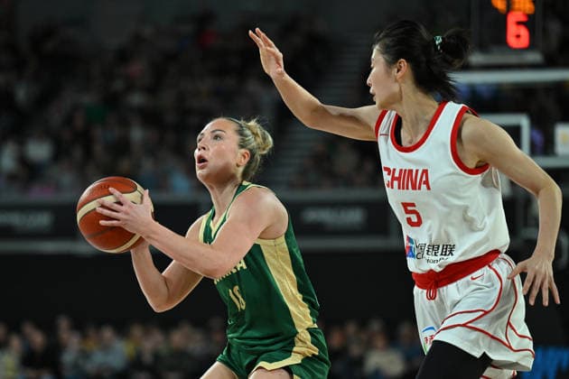 BASKETBALL AUSTRALIA CHINA WOMEN, Abbey Ellis of Australia (left) in action during the Women s international match, Länderspiel, Nationalmannschaft between Australia and China at John Cain Arena in Melbourne, Thursday, July 9, 2026. ( NO ARCHIVING, EDITORIAL USE ONLY MELBOURNE VICTORIA AUSTRALIA  Copyright: xJAMESxROSSx 20260709178998107038