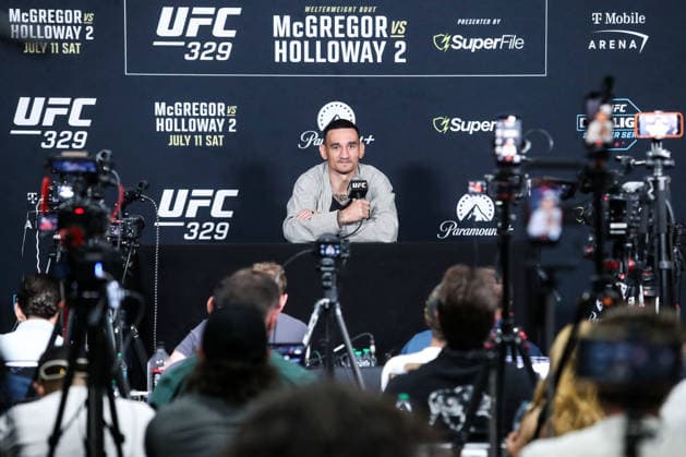 UFC 329 press conference, PK, Pressekonferenz T-Mobile Arena, Las Vegas, Nevada, United States 8 7 2026 Max Holloway Max Holloway 8 7 2026  Copyright: xTomxHoganx-xHoganphotos.comx916x947x8354xtomhoganphotos@gmail.comx McgregorHollowayMediaDay_Hoganphotos16020