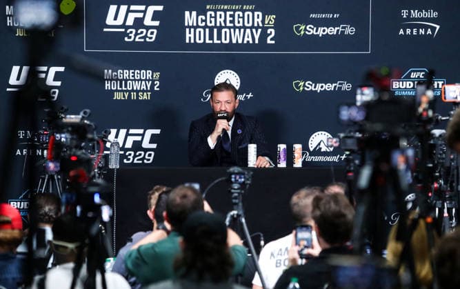 UFC 329 press conference, PK, Pressekonferenz T-Mobile Arena, Las Vegas, Nevada, United States 8 7 2026 Conor McGregor Conor McGregor 8 7 2026  Copyright: xTomxHoganx-xHoganphotos.comx916x947x8354xtomhoganphotos@gmail.comx McgregorHollowayMediaDay_Hoganphotos16030