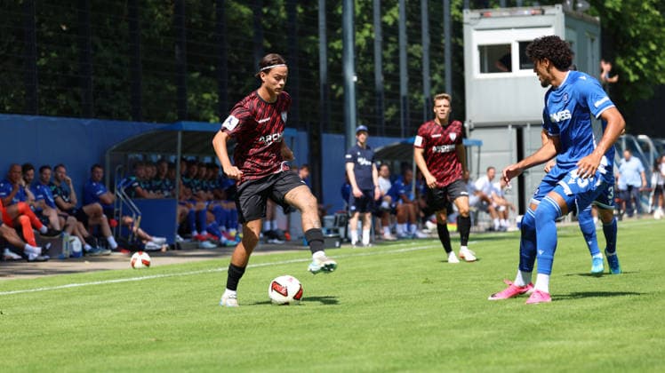 09.07.2026, xrekx, Fussball Testspiel , Karlsruher SC - SGV Freiberg v.l. Minos Gouras (SGV Freiberg) (DFL DFB REGULATIONS PROHIBIT ANY USE OF PHOTOGRAPHS as IMAGE SEQUENCES and or QUASI-VIDEO) Karlsruhe *** July 9, 2026, xrekx, Soccer Friendly Match, Karlsruher SC vs. SGV Freiberg, Minos Gouras, SGV Freiberg, DFL, DFB. REGULATIONS PROHIBIT ANY USE OF PHOTOGRAPHS AS IMAGE SEQUENCES AND OR QUASI-VIDEO. Karlsruhe