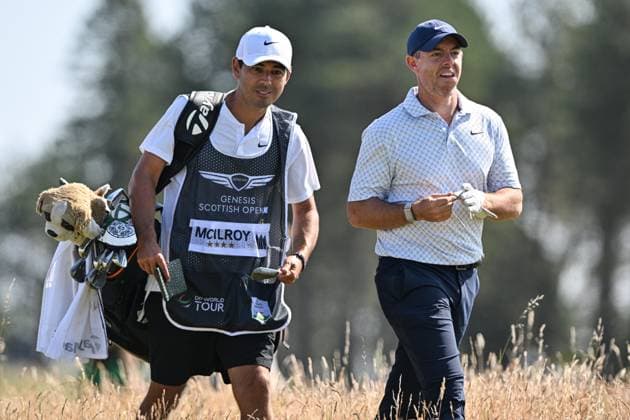 Scottish Open Day One Rory McIlroy and Caddy Harry Diamond on hole 18 on Day One of the Genesis Scottish Open 2026 at The Renaissance Club, North Berwick 09 07 2026 UK Newspapers OUT Copyright: xJamiexJohnstonx FIL-23615-0008