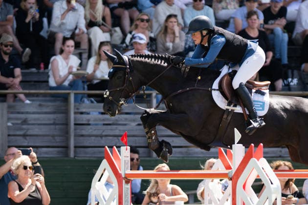 260709 Emma Emanuelsson of Sweden with horse Dia Fina competes in Falsterbo Grand Prix qualification during Falsterbo Horse Show on July 9, 2026 in Falsterbo. Photo: Avdo Bilkanovic BILDBYRAN COP 115 AB0378 ridsport equestrian falsterbo horse show ridsportlaget bbeng hoppning *** July 9, 2026: Emma Emanuelsson of Sweden, riding Dia Fina, competes in the Falsterbo Grand Prix qualifier during the Falsterbo Horse Show on July 9, 2026 in Falsterbo. Photo by Avdo Bilkanovic, BILDBYRAN COP 115 AB0378. equestrian sports, Falsterbo Horse Show, Ridsportlaget BBENG, show jumping  Copyright: AVDOxBILKANOVIC BB260709AB008