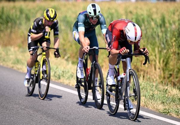 Danish Mads Pedersen of Lidl-Trek, Belgian Victor Campenaerts of Team Visma-Lease a Bike and Dutch Huub Artz of Lotto Intermarche pictured in action during stage 6 of the 2026 Tour de France cycling race, a stage of 186 km from Pau to Gavarnie-Gedre, on Thursday 09 July 2026. The 113th edition of the Tour de France starts on Saturday 4 July in Barcelona, Spain, and will finish in Paris, France on the 26th of July. POOLxTOMASxSISK  x180778551x
