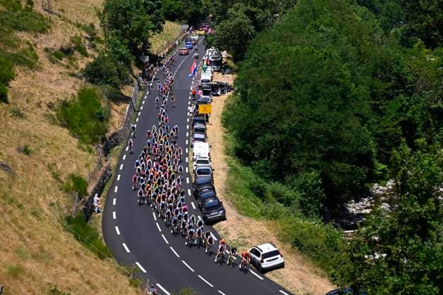 Tour de France 2026 Stage 6 GAVARNIE-CEDRE, FRANCE - JULY 09 : illustration picture peloton during stage 6 of the 113rd edition of Tour de France an UCI World Tour 2.UWT cycling road race stage for Men Elite of 186 km with start in Pau and finish in Gavarnie-Cedre on July 9, 2026 in Gavarnie-Cedre, France, 09 07 2026 ( Motordriver Kurt Vandenborre - Gavarnie-Cedre France  Copyright: xTomasxSiskx