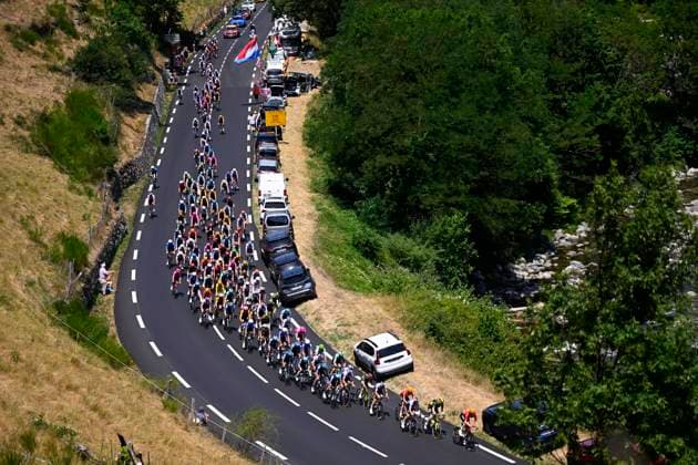 Tour de France 2026 Stage 6 GAVARNIE-CEDRE, FRANCE - JULY 09 : illustration picture peloton during stage 6 of the 113rd edition of Tour de France an UCI World Tour 2.UWT cycling road race stage for Men Elite of 186 km with start in Pau and finish in Gavarnie-Cedre on July 9, 2026 in Gavarnie-Cedre, France, 09 07 2026 ( Motordriver Kurt Vandenborre - Gavarnie-Cedre France  Copyright: xTomasxSiskx
