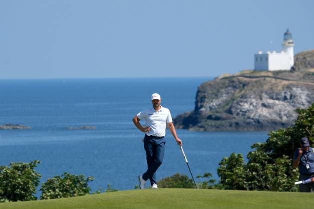 UK: The Genesis Scottish Open at The Renaissance Club, North Berwick, Scotland on 09 July 2026: Pictured: Wyndham Clark (USA) waits to putt on the 4th green with Fidra Island and lighthouse in the background during the first round of the Genesis Scottish Open Championship 2026 North Berwick The Renaissance Club Scotland Scotland Copyright: xAlexxToddx