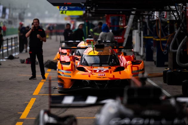FIA WEC - 6 HOURS OF SAO PAULO 2026 17 DERANI Pipo (bra), JAUBERT Mathys (fra), LOTTERER AndrÃ (ger), Genesis Magma Racing, Genesis GMR-001 17, Hypercar, pitlane, during the 6 Hours of Sao Paulo 2026, 4th round of the 2026 FIA World Endurance Championship, from July 10 to 12, 2026 on the Interlagos Circuit in Sao Paulo, Brazil - Sao PauloBrazil  Copyright: xMariusxHeckerx