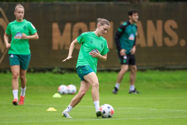 Sarah Ernst (SV Werder Bremen) bei einer Trainingsübung, 09.07.2026, Bremen (Deutschland), Fussball, Google Pixel Frauen-Bundesliga, Trainingsauftakt SV Werder Bremen *** Sarah Ernst of SV Werder Bremen during a training drill, July 9, 2026, Bremen, Germany, soccer, Google Pixel Women s Bundesliga, SV Werder Bremen s first training session of the season xobx