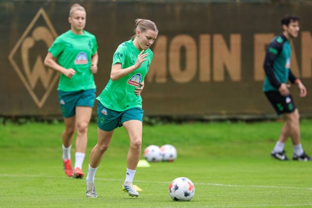 Sarah Ernst (SV Werder Bremen) bei einer Trainingsübung, 09.07.2026, Bremen (Deutschland), Fussball, Google Pixel Frauen-Bundesliga, Trainingsauftakt SV Werder Bremen *** Sarah Ernst of SV Werder Bremen during a training drill, July 9, 2026, Bremen, Germany, soccer, Google Pixel Women s Bundesliga, SV Werder Bremen s first training session of the season xobx