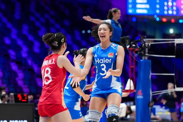 (260709) -- HONG KONG, July 9, 2026 -- Tang Xin (R) of China celebrates after scoring during the match between China and Ukraine at the Women s Volleyball Nations League (VNL) 2026 in Hong Kong, south China, July 9, 2026. ) (SP)CHINA-HONG KONG-VOLLEYBALL-NATIONS LEAGUE-WOMEN-CHN VS UKR (CN) ZhuxWei 