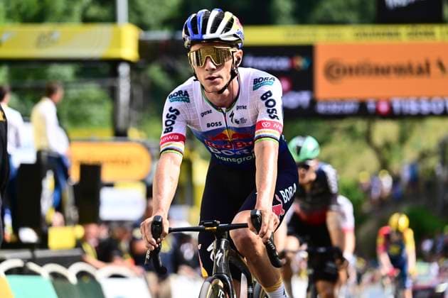 Tour de France 2026 Stage 6 GAVARNIE-CEDRE, FRANCE - JULY 09 : Evenepoel Remco (BEL) of Red Bull - BORA - Hansgrohe during stage 6 of the 113rd edition of Tour de France an UCI World Tour 2.UWT cycling road race stage for Men Elite of 186 km with start in Pau and finish in Gavarnie-Cedre on July 9, 2026 in Gavarnie-Cedre, France, 09 07 2026 ( Motordriver Kurt Vandenborre - Gavarnie-Cedre France  Copyright: xPeterxDexVoechtx