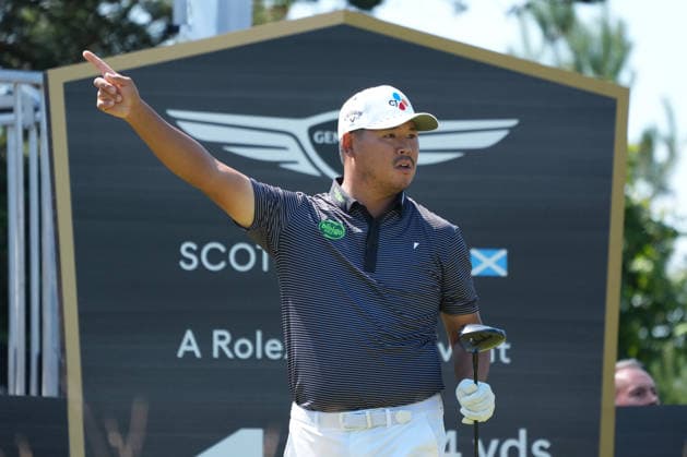 9th July 2026; The Renaissance Club, North Berwick, East Lothian, Scotland: Genesis Scottish Open Golf, Day One; Si Woo Kim reacts to his tee shot and points right on the 1st hole AlecxBrown