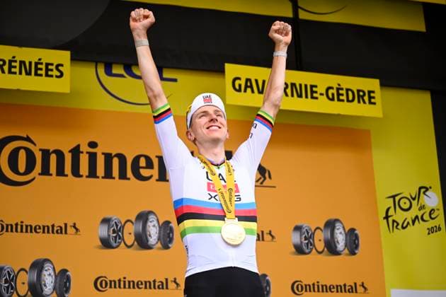 Tour de France 2026 Stage 6 GAVARNIE-CEDRE, FRANCE - JULY 09 : Pogacar Tadej (SLO) of UAE Team Emirates - XRG pictured during the podium ceremony of stage 6 of the 113rd edition of Tour de France an UCI World Tour 2.UWT cycling road race stage for Men Elite of 186 km with start in Pau and finish in Gavarnie-Cedre on July 9, 2026 in Gavarnie-Cedre, France, 09 07 2026 ( Motordriver Kurt Vandenborre - Gavarnie-Cedre France  Copyright: xTomasxSiskx
