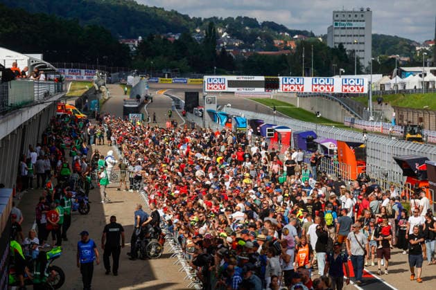 Hermsdorf: Moto GP Sachsenring 2026 on July, 9, 2026, (Photo by Juergen Tap), family day at the Moto GP Sachsenring, Fans in the pit lane, Fans in der Pitlane Hermsdorf Deutschland *** Hermsdorf MotoGP Sachsenring 2026 on July 9, 2026, Photo by Juergen Tap, Family Day at the MotoGP Sachsenring, Fans in the pit lane, Fans in the pit lane, Hermsdorf, Germany