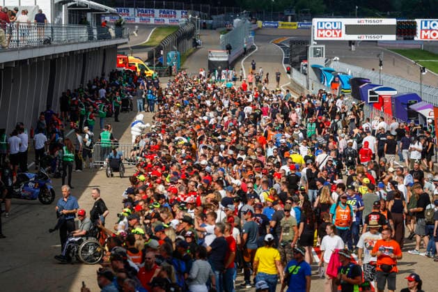 Hermsdorf: Moto GP Sachsenring 2026 on July, 9, 2026, (Photo by Juergen Tap), family day at the Moto GP Sachsenring, Fans in the pit lane, Fans in der Pitlane Hermsdorf Deutschland *** Hermsdorf MotoGP Sachsenring 2026 on July 9, 2026, Photo by Juergen Tap, Family Day at the MotoGP Sachsenring, Fans in the pit lane, Fans in the pit lane, Hermsdorf, Germany