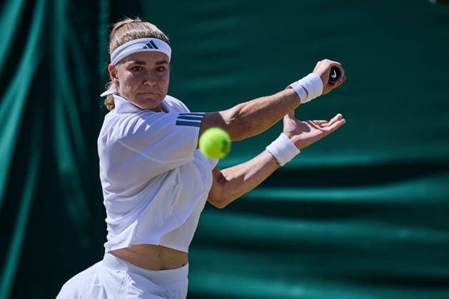 July 9, 2026, London, London, Great Britain: Karolina Muchova of Czech Republic returns with backhand during The Championships Wimbledon , 5.7.2026 in London (All England Lawn Tennis and Croquet Club), Great Britain Tennis 2026: Grand Slam: The Championships Wimbledon: 7th Day: 4th Round: DURING MATCH  - ZUMAs343 20260709_zsp_s343_006 Copyright: xMathiasxSchulzx