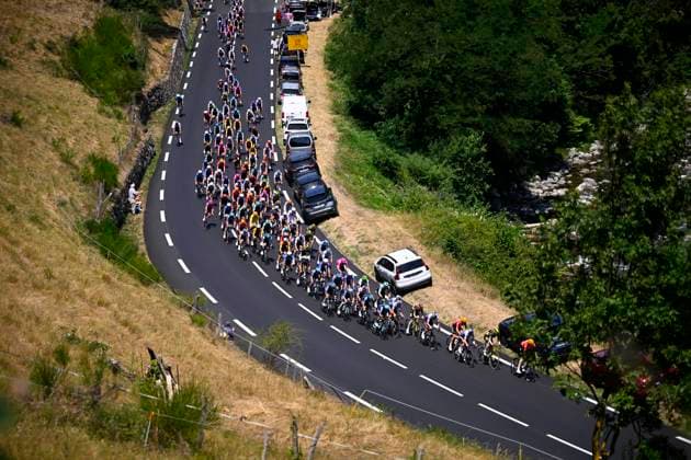 Tour de France 2026 Stage 6 GAVARNIE-CEDRE, FRANCE - JULY 09 : illustration picture peloton during stage 6 of the 113rd edition of Tour de France an UCI World Tour 2.UWT cycling road race stage for Men Elite of 186 km with start in Pau and finish in Gavarnie-Cedre on July 9, 2026 in Gavarnie-Cedre, France, 09 07 2026 ( Motordriver Kurt Vandenborre - Gavarnie-Cedre France  Copyright: xTomasxSiskx