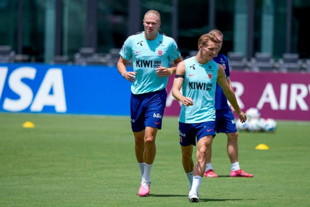 World Cup 2026 Fort Lauderdale, Florida , USA 20260709. Norway coach Stale Solbakken during a training session with the Norwegian men s national football team at Inter Miami CF Stadium. Photo: Fredrik Varfjell NTB Fort Lauderdale, Florida United States EDITORIAL USE ONLY. RESTRICTED USE FOR BETTING COMPANIES Ref:_SPOPBJQXu9Ytrk.jpg *** 2026 World Cup, Fort Lauderdale, Florida, USA 20260709 Norway coach Stale Solbakken during a training session with the Norwegian men’s national soccer team at Inter Miami CF Stadium. Photo: Fredrik Varfjell, NTB. Fort Lauderdale, Florida, United States. EDITORIAL USE ONLY. RESTRICTED USE FOR BETTING COMPANIES.  Copyright: xFredrikxVarfjellx xNTBx