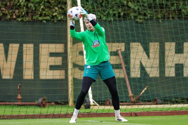 Vanessa Fischer (Torhüterin, Torwart, SV Werder Bremen) bei einer Trainingsübung, 09.07.2026, Bremen (Deutschland), Fussball, Google Pixel Frauen-Bundesliga, Trainingsauftakt SV Werder Bremen *** Vanessa Fischer, goalkeeper, SV Werder Bremen during a training drill, July 9, 2026, Bremen, Germany, soccer, Google Pixel Women s Bundesliga, SV Werder Bremen training kickoff xobx