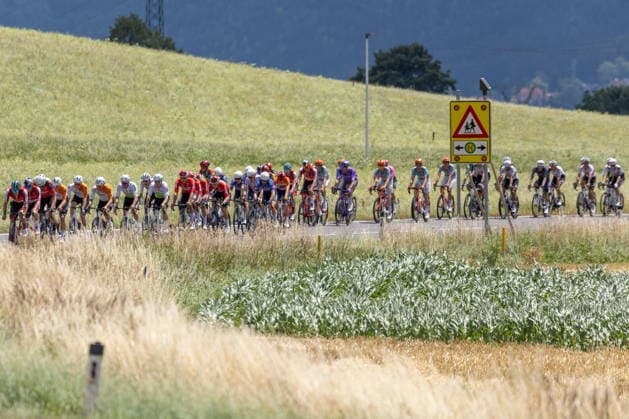 09.07.2026, Franz Josefs Höhe, AUT, Lidl Tour of Austria 2026, Etappe 2 von Bad Kleinkirchheim nach Franz Josefs Höhe Großglockner (188,8 km), im Bild das Peloton bei Stall Peloton during the stage 2 from Bad Kleinkirchheim to Franz Josefs Höhe Großglockner (188,8 km) of the Tour of Austria. Franz Josefs Höhe, Austria on 2026 07 09. Pictures 2026, PhotoCredit: Johann Groder Foto:Eibner-Pressefoto Groder Franz Josefs Höhe *** July 9, 2026, Franz Josefs Höhe, Austria, Lidl Tour of Austria 2026, Stage 2 from Bad Kleinkirchheim to Franz Josefs Höhe, Großglockner, 188.8 km; pictured: the peloton at Stall during Stage 2 from Bad Kleinkirchheim to Franz Josefs Höhe, Großglockner, 188.8 km, of the Tour of Austria, Franz Josefs Höhe, Austria on July 9, 2026. Pictures from 2026. Photo credit: Johann Groder, Foto Eibner, Press Photo Groder, Franz Josefs Höhe  EP_gro