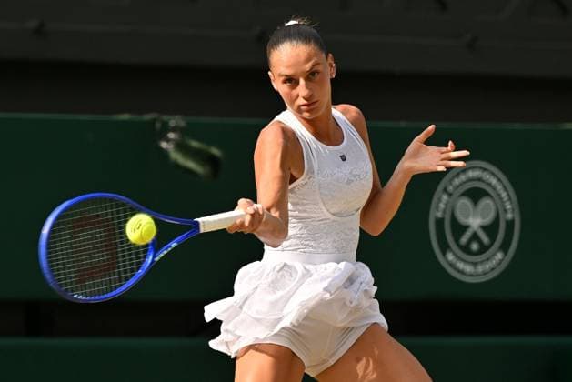 Wimbledon Tennis Championships 2026 - Day 11 LONDON, UNITED KINGDOM - JULY 09: Marta Kostyuk of the Ukraine plays in the Ladies singles semi-finals round match against Linda Noskova of the Czech Republic during day 11 of The Wimbledon Tennis Championships at All England Lawn Tennis and Croquet Club on July 09, 2026 in London, United Kingdom. Ray Tang Anadolu London United Kingdom. Editorial use only. Please get in touch for any other usage.  Copyright: x2026xAnadoluxRayxTangx