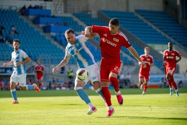 Fußball, Herren, Saison 2026 2027, Testspiel, Chemnitzer FC - 1. FC Union Berlin, v. l. Jan Löhmannsröben (Chemnitzer FC), Andrej Ilic (1. FC Union Berlin), 09.07. 2026, *** Soccer, Men s, 2026–2027 Season, Friendly Match, Chemnitzer FC vs. 1. FC Union Berlin, from left: Jan Löhmannsröben (Chemnitzer FC), Andrej Ilic (1. FC Union Berlin), July 9, 2026, Copyright: xMatthiasxKochx
