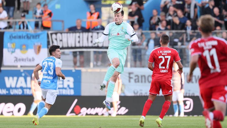 Chemnitz, 09.07.2026, Stadion an der Gellertstraße, Fußball, Testspiel , Chemnitzer FC vs. 1.FC Union Berlin , Im Bild; Torhüter David Richter (1, Chemnitz). , Nur zur redaktionellen Nutzung. Only editorial use. , *** Chemnitz, July 9, 2026, Gellertstraße Stadium, Soccer, Friendly Match, Chemnitzer FC vs. 1. FC Union Berlin, Pictured: Goalkeeper David Richter 1, Chemnitz, For editorial use only, Picture Point