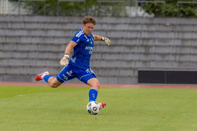 Herzogenaurach, Deutschland 09. Juli 2026: Testspiel - 2026 2027 - FC Ingolstadt 04 gegen LASK Linz Im Bild: Torhüter Lukas Jungwirth (LASK) Adi Dassler Sportplatz Bayern *** Herzogenaurach, Germany, July 9, 2026: 2026-2027 preseason match between FC Ingolstadt 04 and LASK Linz. Pictured: LASK goalkeeper Lukas Jungwirth at the Adi Dassler Sports Field in Bavaria. Copyright: xFotostandx xSchäferx