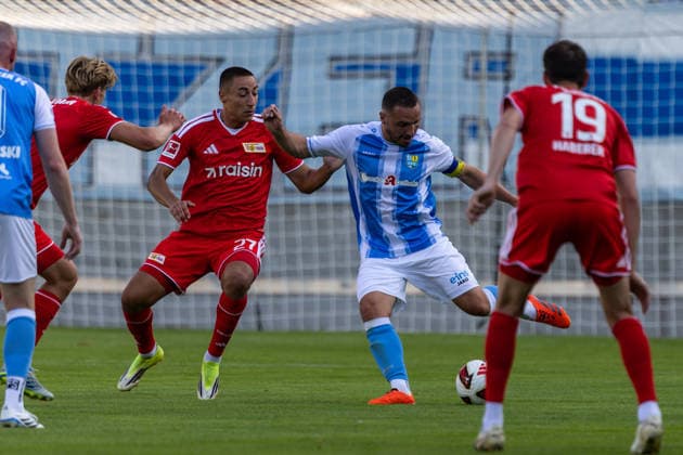 09.07.2026, GER, Testspiel, Saison 2026 2027), Chemnitz, Chemnitzer FC - 1. FC Union Berlin Andreas Geipl (Chemnitzer FC 6) im Zweikampf gegen Marin LjubiÄiÄ‡ Marin Ljubicic (1. FC Union Berlin 27) (Nur 1. - 3. Liga: DFB DFL regulations prohibit any use of photographs as image sequences and or quasi-video) *** July 9, 2026, GER, Friendly Match, 2026–2027 Season, Chemnitz, Chemnitzer FC 1–FC Union Berlin, Andreas Geipl of Chemnitzer FC 6 in a tackle against Marin LjubiÄ u008DiÄ‡ Marin Ljubicic 1 FC Union Berlin 27 Only 1 3. Liga DFB DFL regulations prohibit any use of photographs as image sequences and or quasi-video nordphotoxGmbHx xNachnamexFotograf nph00051