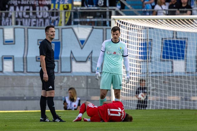 09.07.2026, GER, Testspiel, Saison 2026 2027), Chemnitz, Chemnitzer FC - 1. FC Union Berlin Woo-yeong Jeong (1. FC Union Berlin 11) am Boden (Nur 1. - 3. Liga: DFB DFL regulations prohibit any use of photographs as image sequences and or quasi-video) *** July 9, 2026, GER, Friendly Match, 2026–2027 Season, Chemnitz, Chemnitzer FC 1–1 FC Union Berlin, Woo Yeong Jeong, FC Union Berlin 11 on the ground, Only 1, 3rd League, DFB, DFL regulations prohibit any use of photographs as image sequences and or quasi-video nordphotoxGmbHx xNachnamexFotograf nph00051