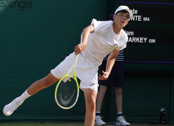 Tennis - 2026 Wimbledon Championships - Day Eleven (Week Two) - All England Lawn Tennis & Croquet Club, London - Thursday 8th July 2026 Centre Court : Boys singles Under 14 : Liam Sharkey (GBR) v Dante Monte (BRA) Liam Sharkey (GBR) COLORSPORT ANDREW COWIE 