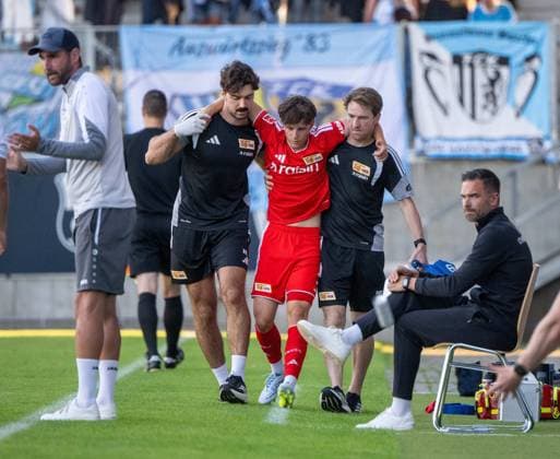 Fußball, Herren, Saison 2026 2027, Testspiel, Chemnitzer FC - 1. FC Union Berlin, v. l. Mannschaftsarzt Martin Resl (1. FC Union Berlin), Andrik Markgraf (1. FC Union Berlin), Physiotherapeut Maximilian Perschk (1. FC Union), Trainer Benjamin Duda (Chemnitzer FC), 09.07. 2026, *** Soccer, Men s, 2026–2027 Season, Friendly Match, Chemnitzer FC vs. 1. FC Union Berlin, from left: Team Doctor Martin Resl (1. FC Union Berlin), Andrik Markgraf (1. FC Union Berlin), Physical Therapist Maximilian Perschk (1. FC Union), Coach Benjamin Duda (Chemnitzer FC), July 9, 2026, Copyright: xMatthiasxKochx
