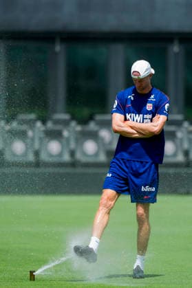 Fotball-VM 2026 Fort Lauderdale, Florida , USA 20260709. Norges spilleransvarlig Brede Hangeland under en trening med Norges herrelandslag i fotball pa Inter Miami CF Stadium. Foto: Fredrik Varfjell NTB Fort Lauderdale, Florida USA EDITORIAL USE ONLY. RESTRICTED USE FOR BETTING COMPANIES Ref:_SPOiNFbabSXtSs.jpg *** 2026 FIFA World Cup, Fort Lauderdale, Florida, USA 20260709 Norway’s team manager Brede Hangeland during a training session with the Norwegian men’s national soccer team at Inter Miami CF Stadium. Photo: Fredrik Varfjell, NTB. Fort Lauderdale, Florida, USA. EDITORIAL USE ONLY. RESTRICTED USE FOR BETTING COMPANIES.  Copyright: xFredrikxVarfjellx xNTBx