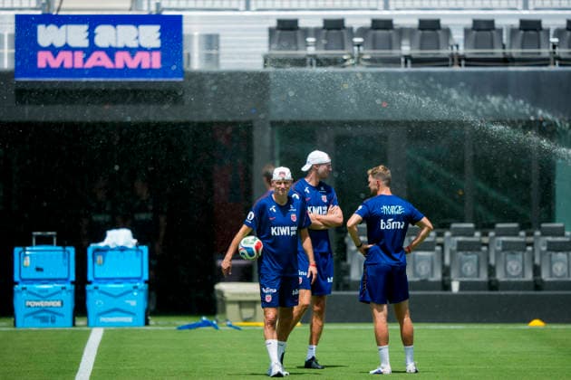 Fotball-VM 2026 Fort Lauderdale, Florida , USA 20260709. Norges landslagssjef Stale Solbakken under en trening med Norges herrelandslag i fotball pa Inter Miami CF Stadium. Foto: Fredrik Varfjell NTB Fort Lauderdale, Florida USA EDITORIAL USE ONLY. RESTRICTED USE FOR BETTING COMPANIES Ref:_SPO12d0fP9flNg.jpg *** 2026 FIFA World Cup, Fort Lauderdale, Florida, USA 20260709 Norway’s national team coach Stale Solbakken during a training session with the Norwegian men’s national soccer team at Inter Miami CF Stadium. Photo: Fredrik Varfjell, NTB. Fort Lauderdale, Florida, USA. EDITORIAL USE ONLY. RESTRICTED USE FOR BETTING COMPANIES.  Copyright: xFredrikxVarfjellx xNTBx