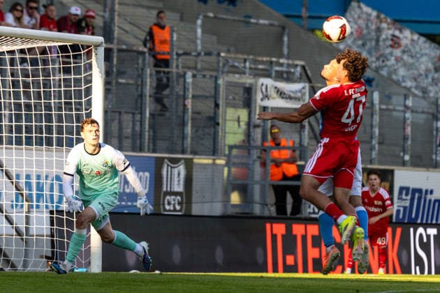 09.07.2026, GER, Testspiel, Saison 2026 2027), Chemnitz, Chemnitzer FC - 1. FC Union Berlin Oskar Engel (1. FC Union Berlin 47) im Zweikampf gegen Roman Eppendorfer (Chemnitzer FC 25) (Nur 1. - 3. Liga: DFB DFL regulations prohibit any use of photographs as image sequences and or quasi-video) *** July 9, 2026, GER, Friendly, 2026–2027 Season, Chemnitz, Chemnitzer FC 1 – FC Union Berlin Oskar Engel 1 FC Union Berlin 47 in a tackle against Roman Eppendorfer Chemnitzer FC 25 Only 1 3rd Division DFB DFL regulations prohibit any use of photographs as image sequences and or quasi-video nordphotoxGmbHx xNachnamexFotograf nph00051