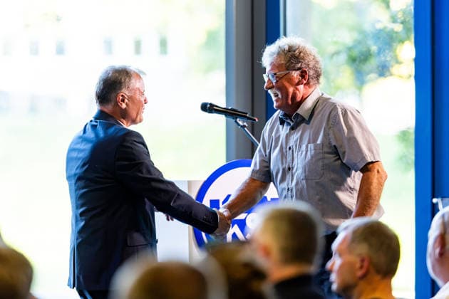 09.07.2026, GER, Handball, ThSV Eisenach Mitgliederversammlung ThSV Eisenachs Präsident Shpetim Alaj tritt nach 8 1 2 Jahren Amtszeit zurück und Jürgen Beck 99817 Eisenach Werner-Assmann-Halle Am Sportpark Thueringen Deutschland *** July 9, 2026, GER, Handball, ThSV Eisenach General Meeting: ThSV Eisenach President Shpetim Alaj steps down after 8 1 2 years in office; Jürgen Beck, 99817 Eisenach, Werner Assmann Hall, Am Sportpark, Thuringia, Germany