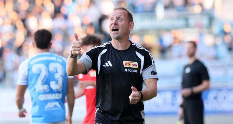 Chemnitz, 09.07.2026, Stadion an der Gellertstraße, Fußball, Testspiel , Chemnitzer FC vs. 1.FC Union Berlin , Im Bild; Trainer Mauro Lustrinelli, Union Berlin. , Nur zur redaktionellen Nutzung. Only editorial use. , *** Chemnitz, July 9, 2026, Gellertstraße Stadium, Soccer, Friendly Match, Chemnitzer FC vs. 1. FC Union Berlin, Pictured: Coach Mauro Lustrinelli, Union Berlin, For editorial use only, Picture Point
